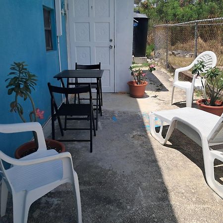 Michand Guest Apartments- Cozy One Or Two Bedroom- 5 Walk Minutes From Airport 10 Mins Drive To Oistins Or Beach Крайст-Черч Экстерьер фото