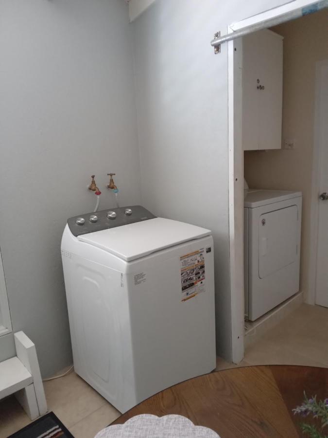 Michand Guest Apartments- Cozy One Or Two Bedroom- 5 Walk Minutes From Airport 10 Mins Drive To Oistins Or Beach Крайст-Черч Экстерьер фото